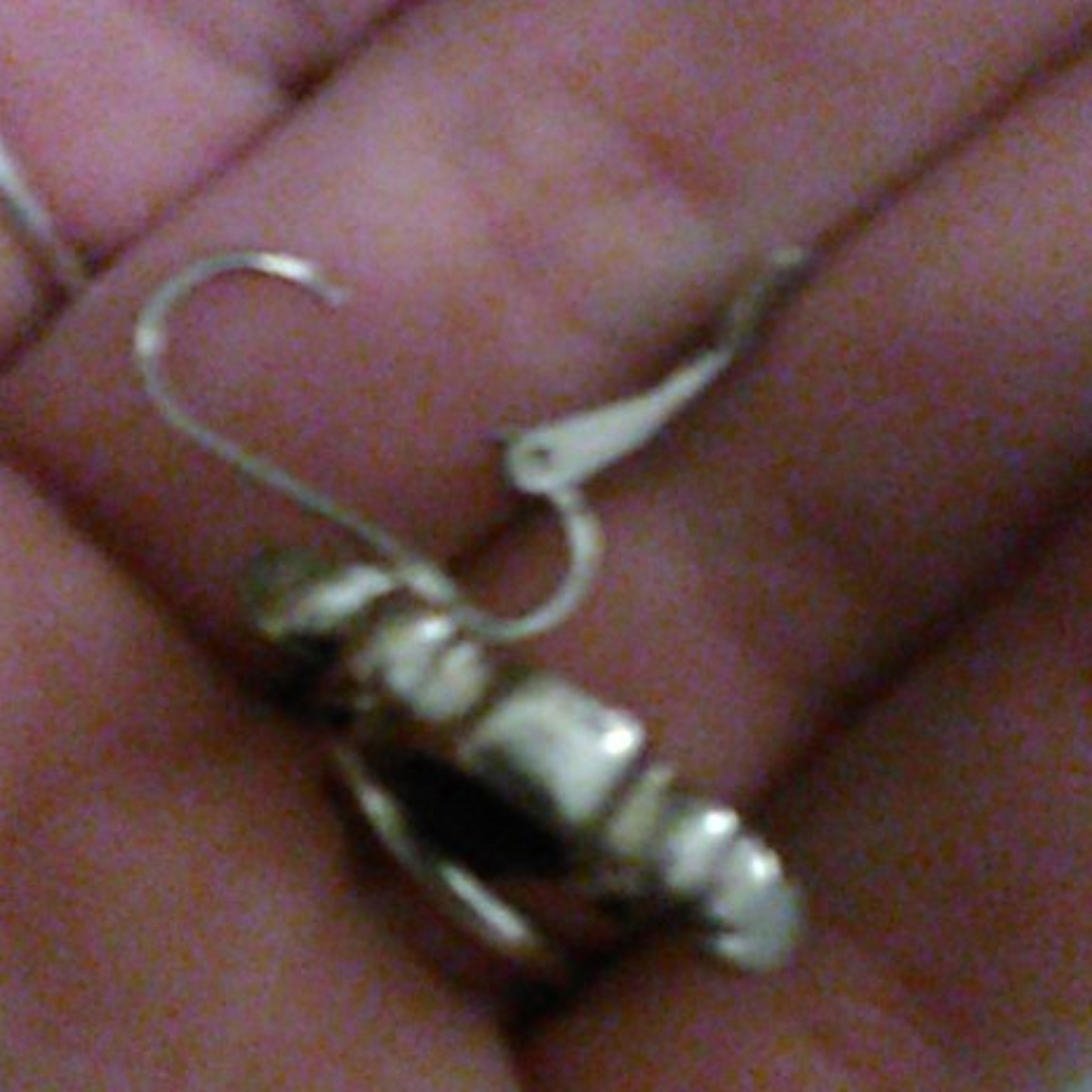 Earrings - Picture 3 of 7